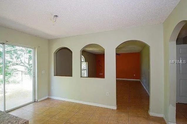 4 bed, 2128 sqft, $2,500 — Photo 3