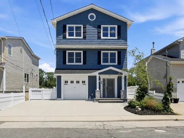 35 Redfield Road, Island Park, NY 11558