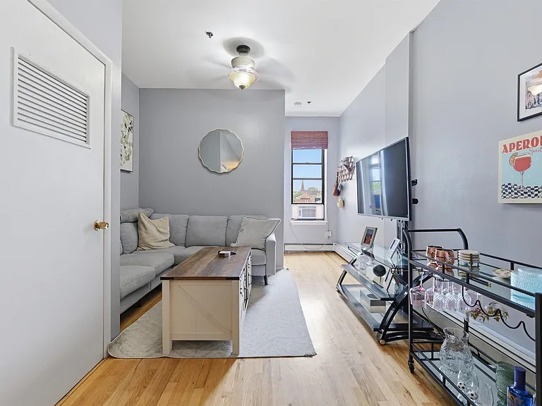 805 Park Ave #5R — Photo 3