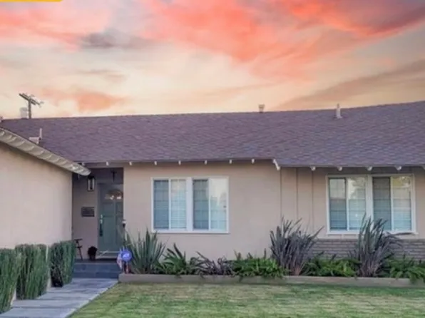 19030 Community St, Northridge, CA 91324