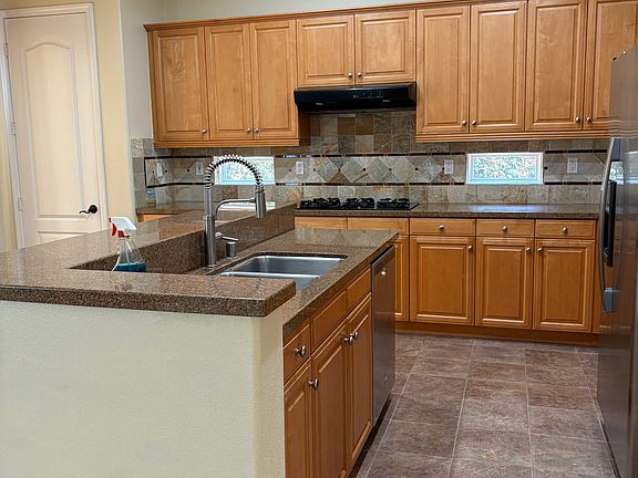 3rd image of 13058 Deer Park Way