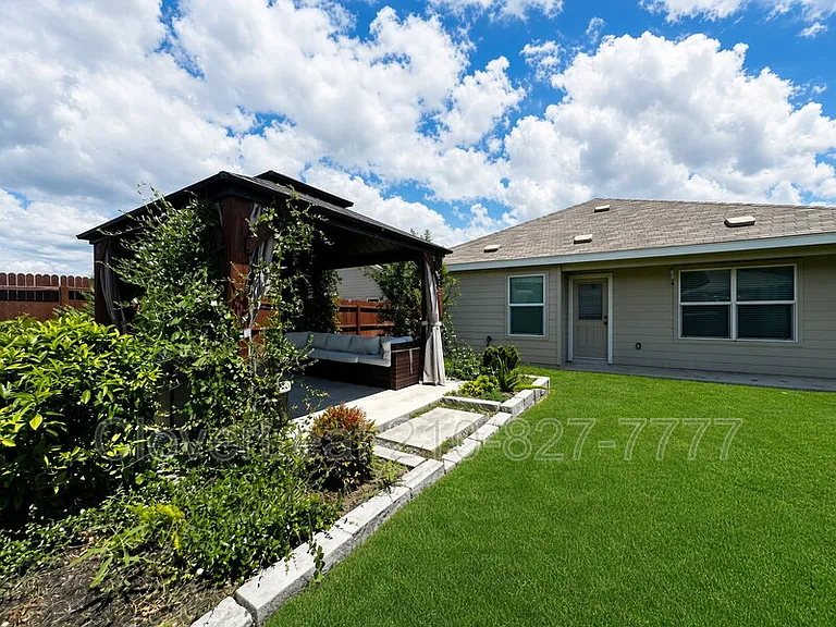 7939 Dovers Den — Photo 40