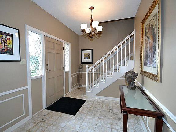 4th image of 706 Ellingham Dr