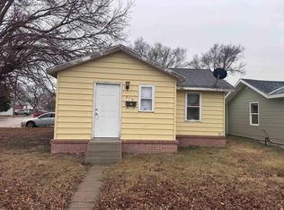 612 E 7th St, Lexington, NE 68850