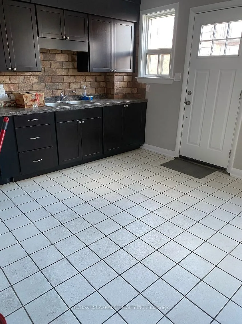 2 bed, $2,150 — Photo 4