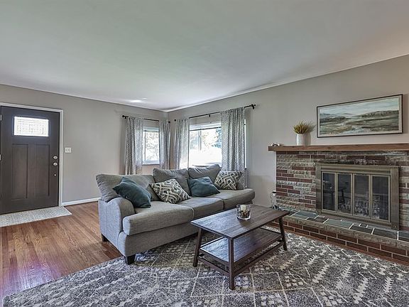 5th image of 282 Saint Agnes Cir