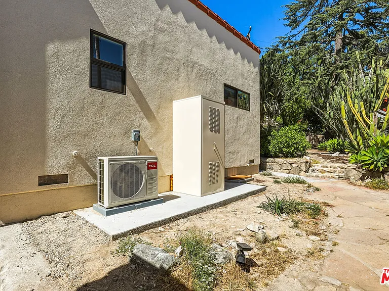 2912 Frances Ave — Photo 30