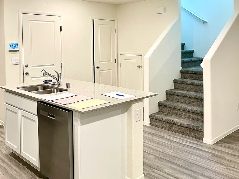 4823 Wine Ridge Ave — Photo 4