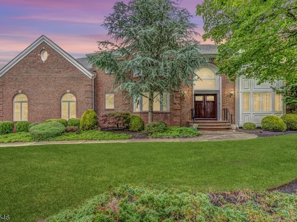 22 Totten Dr, Bridgewater Twp., NJ 08807