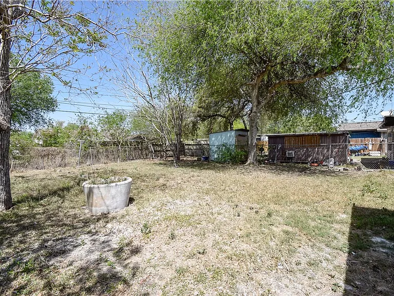 4613 Odem Dr — Photo 30