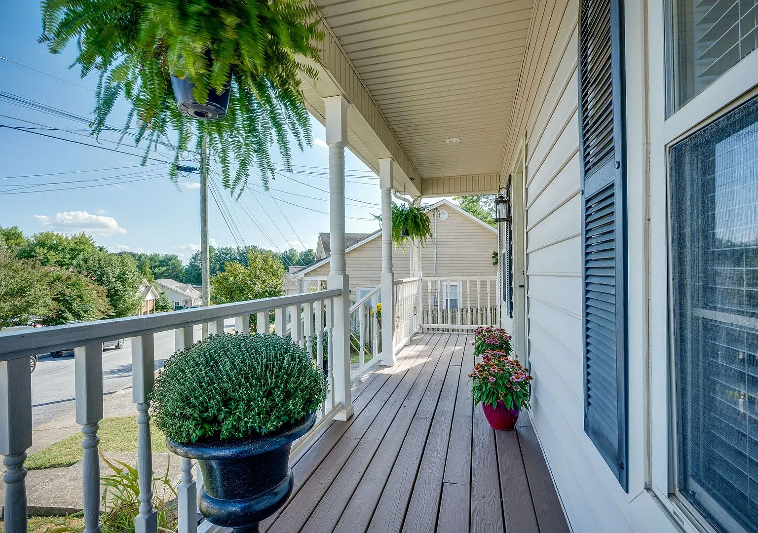 Charming 2-Bedroom Home in the Heart of Historic Downtown Jonesborough! — Photo 3