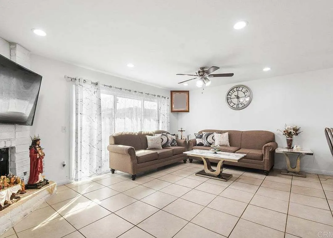 3 bed, 1386 sqft, $3,800 — Photo 3