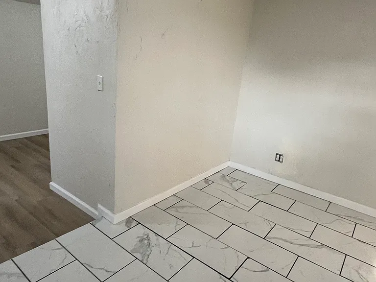 1132 E Main St — Photo 6