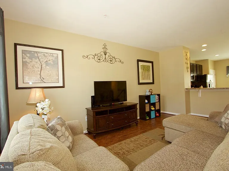 1050 Wisdom Ct — Photo 12