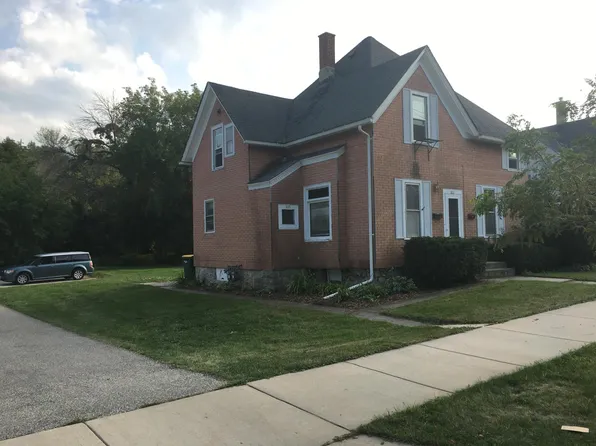221 W Chestnut St, Port Washington, WI 53074