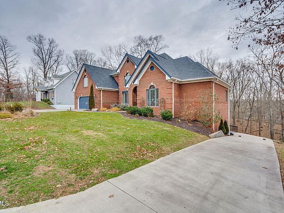 3rd image of 1817 Buckingham Ct