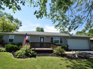 536 W Division Rd, Valparaiso, IN 46385