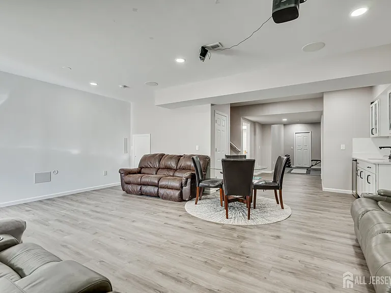 14 Hyacinth Ln — Photo 40