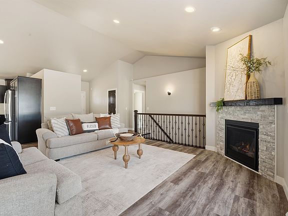 2nd image of 5701 N Acadia Dr