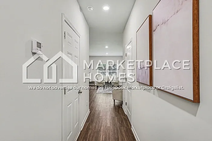 425 Oakwood Dr NW — Photo 4