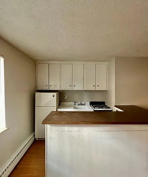 Corona Manor Apartments — Photo 9