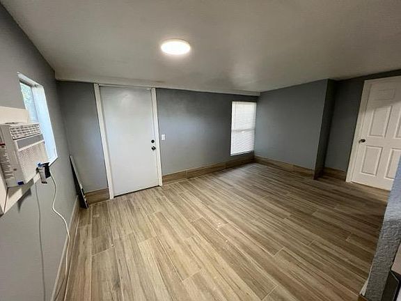 5th image of 4040 NE 12TH Terrace
