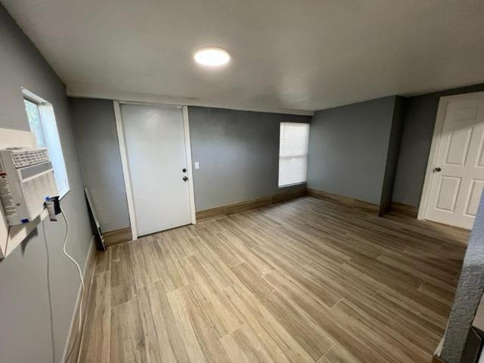 4040 NE 12TH Terrace, photo 5