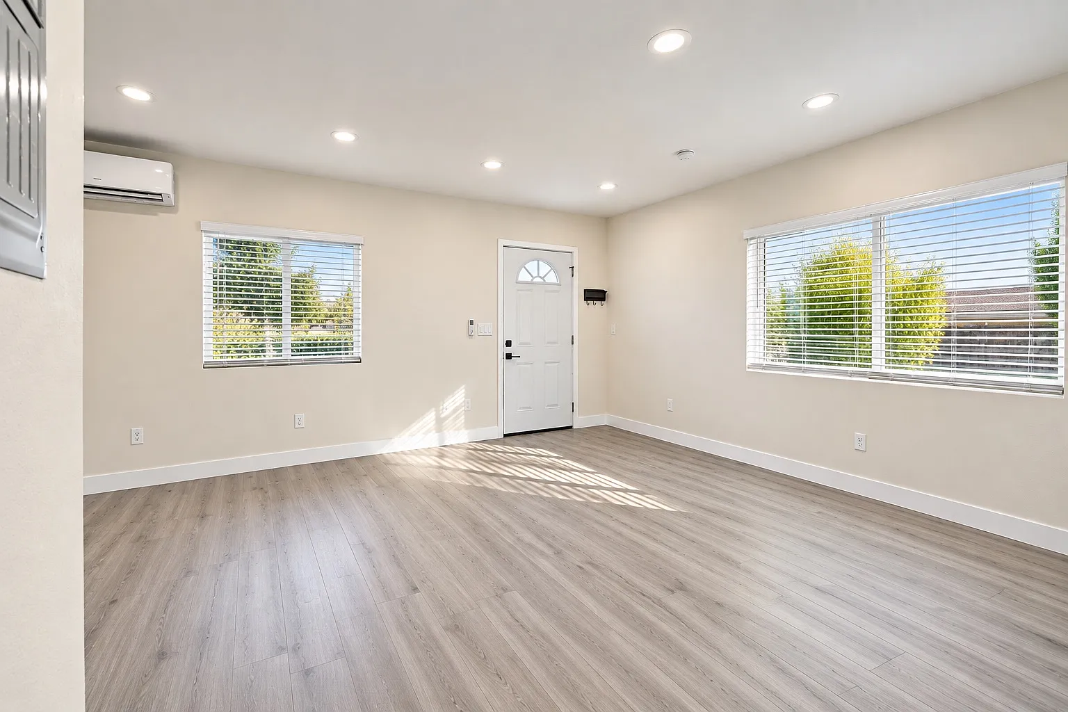 Studio, 373 sqft, $1,700 — Photo 1