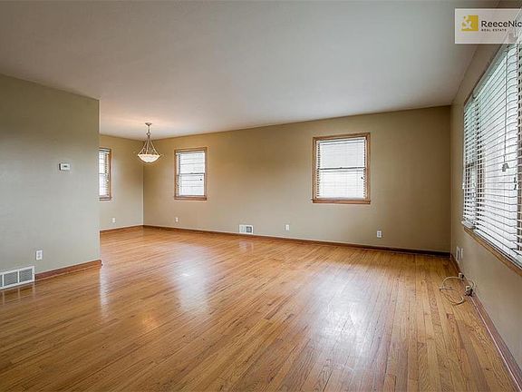 Plenty of room to entertain!
