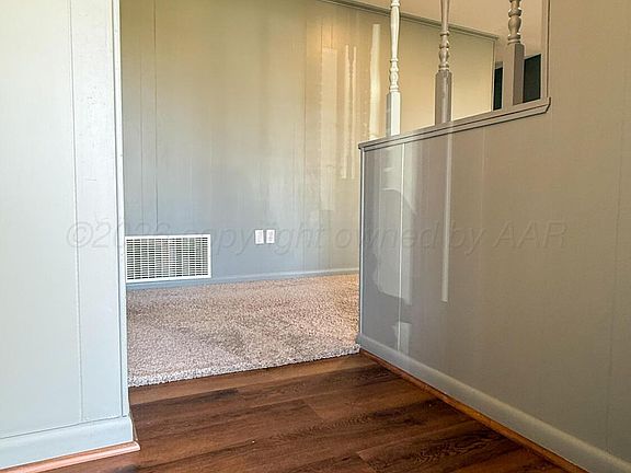 3rd image of 1409 Maple Ave