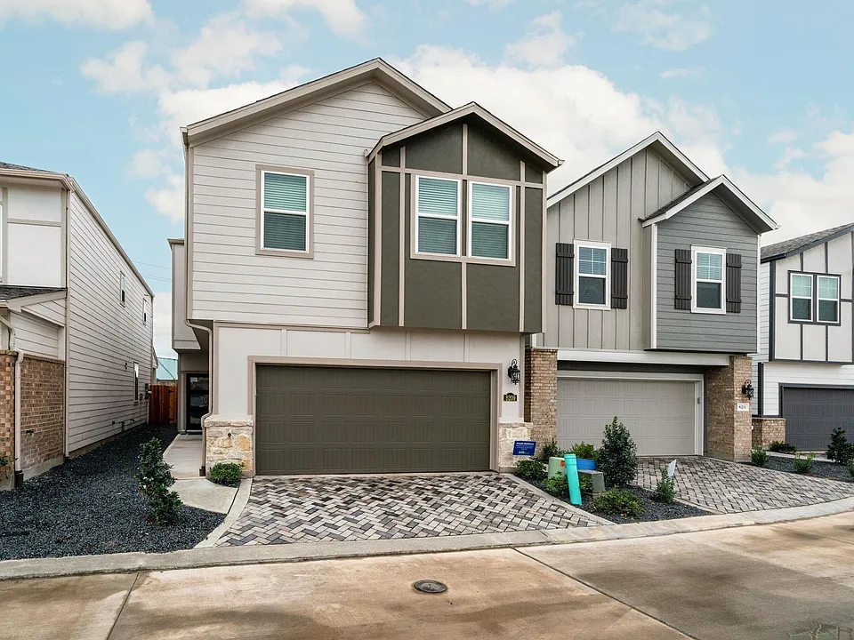 8209 Rising Stream Dr