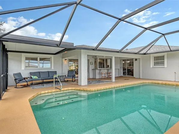 6722 Roxbury Dr, Sarasota, FL 34231