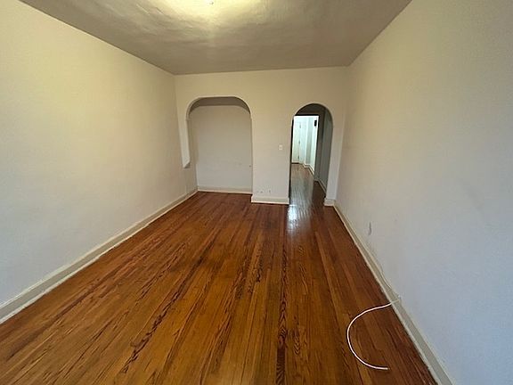3rd image of 4536 39th Pl APT 4J