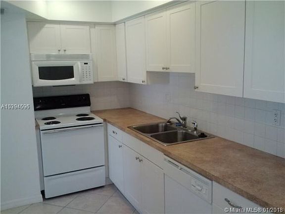 3rd image of 13868 SW 90th Ave #105