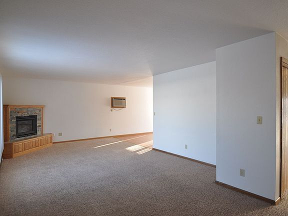 4th image of 1320 27th Ave S #1
