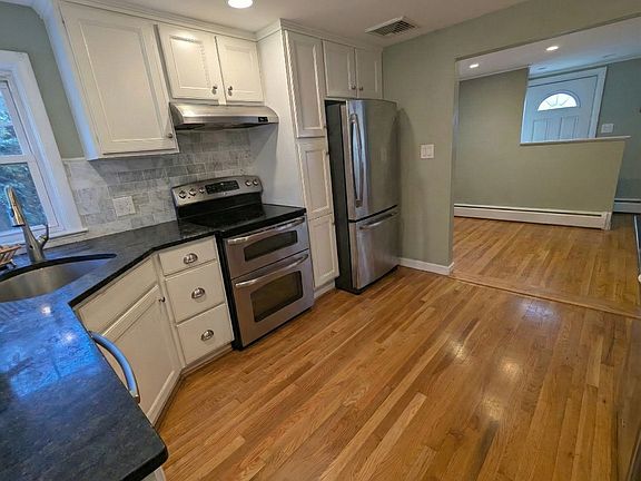 2nd image of 12 James St