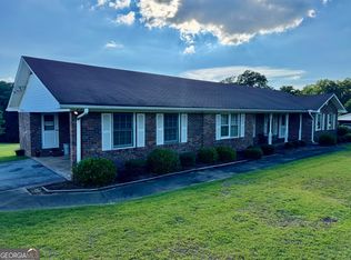 1245 Crestview Dr, Elberton, GA 30635