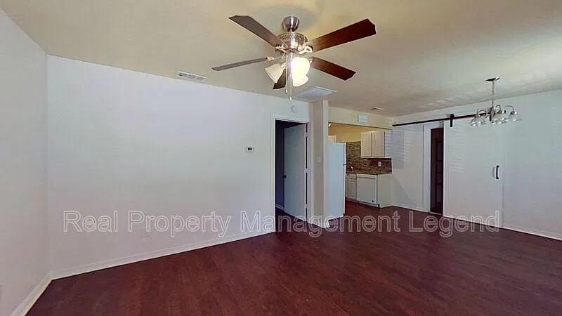2 bed, 1.5 bath, $1,595 — Photo 2