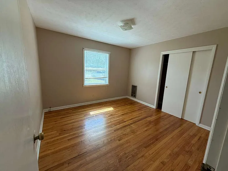 1439 Peacock Rd — Photo 11