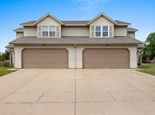 2807 Aquarius Rd, Green Bay, WI 54311