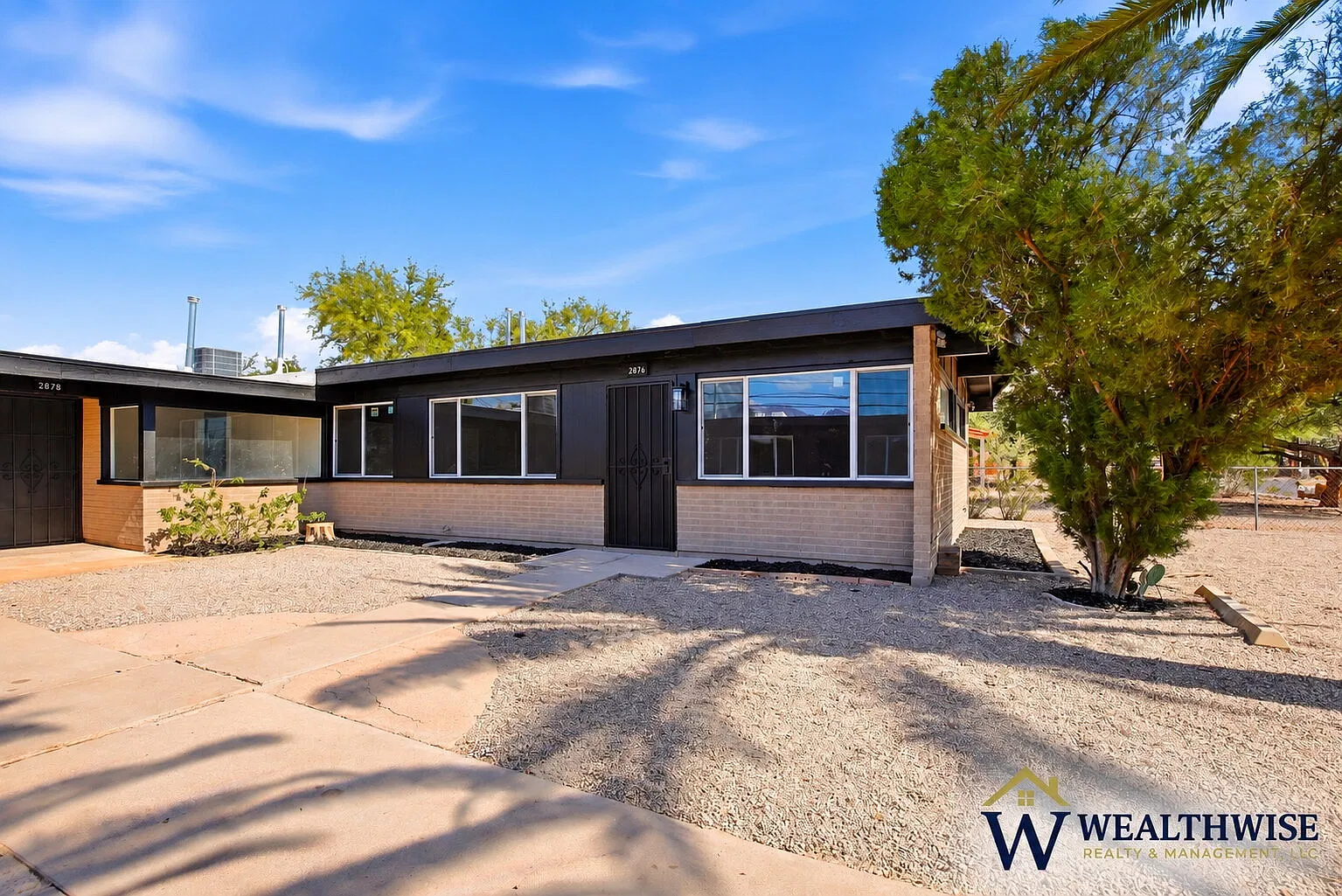 2 bed, 1.0 bath, 851 sqft, $1,195 — Photo 1