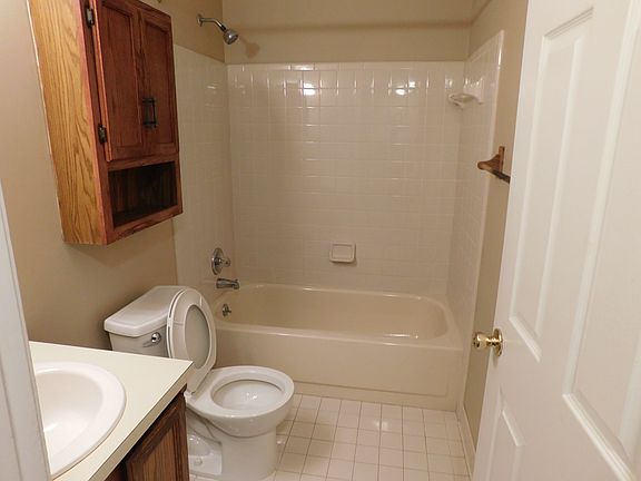 5th image of 15832 Orchard Ln