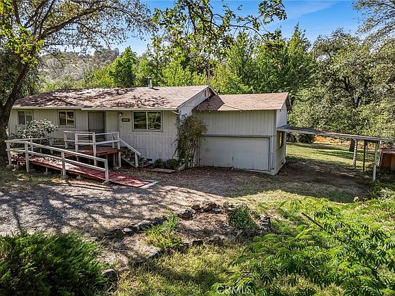 3rd image of 10572 Mooney Flat Rd