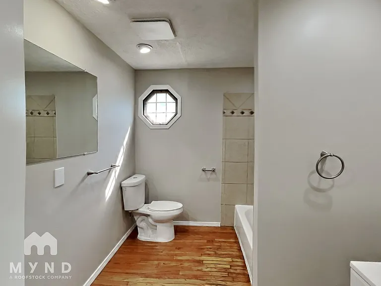 830 Upwoods Dr — Photo 13
