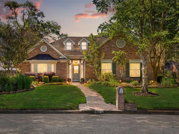 3902 Haven Pines Dr, Kingwood, TX 77345