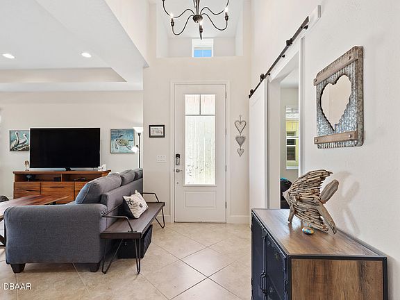 3rd image of 281 Island Breeze Ave