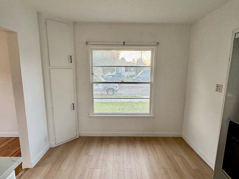 7822 Flight Ave — Photo 6