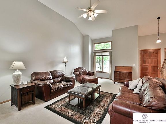 5th image of 306 Harbor Cir