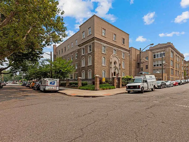 126 Delaware Ave #3 — Photo 20