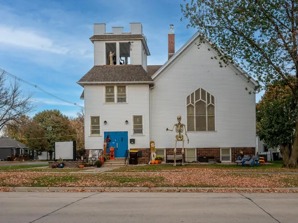 405 S Broadway, Wells, MN 56097